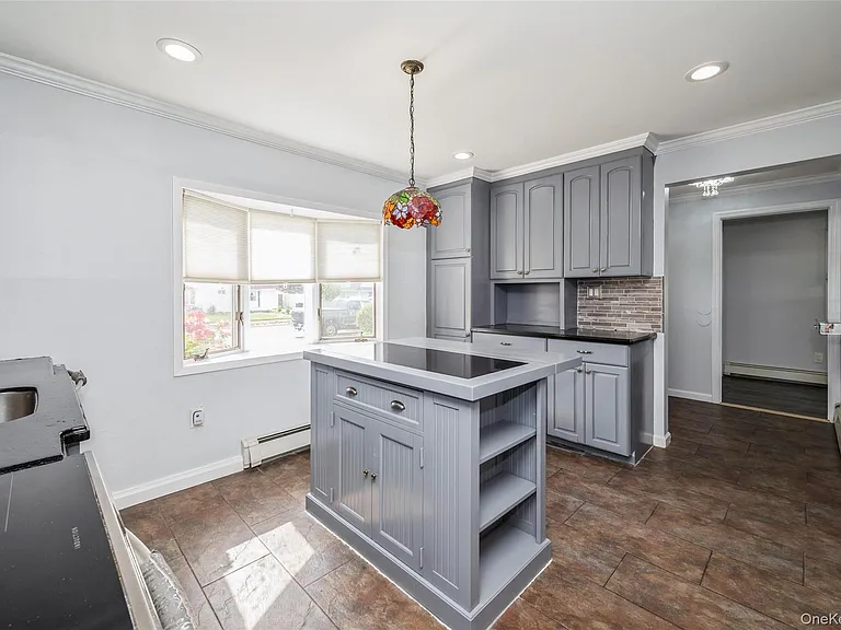 14 Tailor Ln — Photo 9