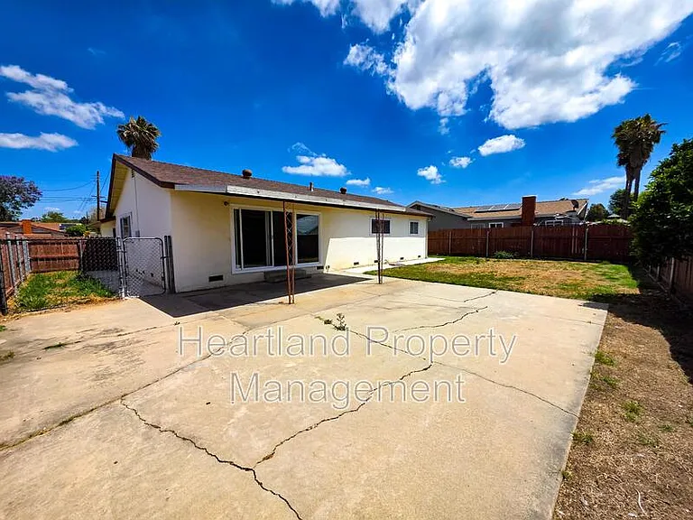 8725 Kelso St — Photo 9