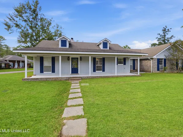 6530 Koula Dr, Diamondhead, MS 39525