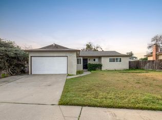 30 W Holland Ave, Clovis, CA 93612
