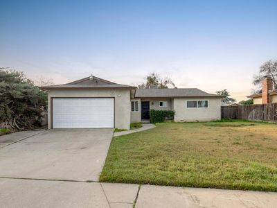 30 W Holland Ave, Clovis, CA, 93612