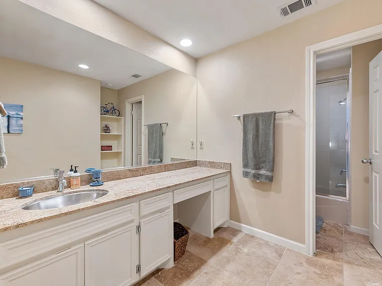 604 Rolling Green Dr — Photo 36