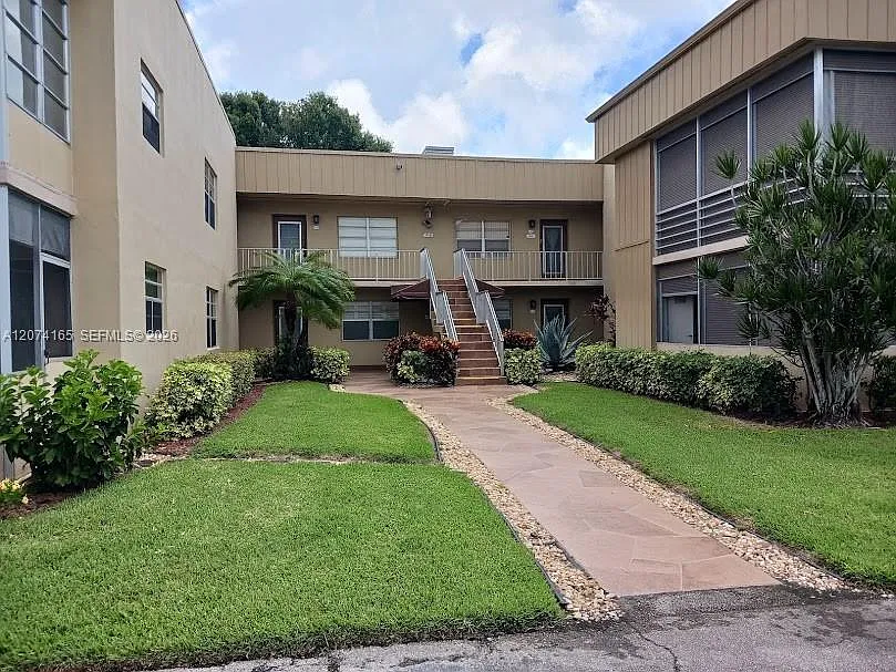 520 Capri Park #520-K