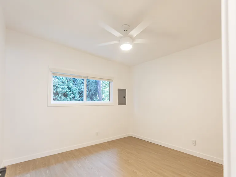 4084 Redwood Ave #9 — Photo 9