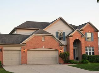 114 Black Hill Dr, Streamwood, IL 60107