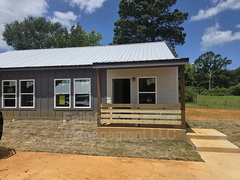405 N Logan Ln #A — Photo 1