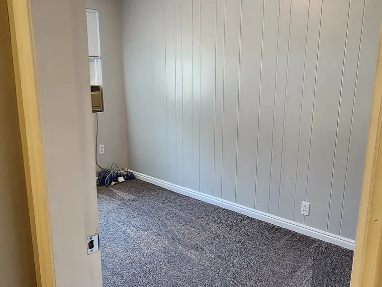 585 S 1200 W — Photo 15