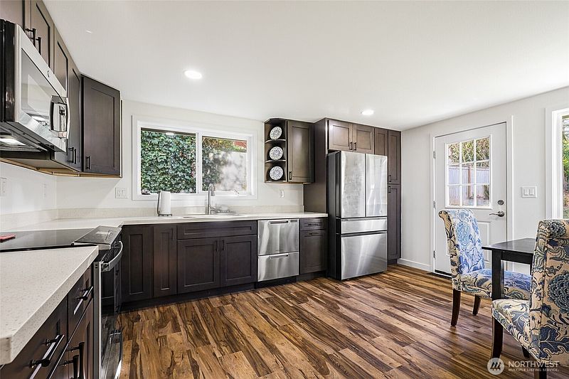 4th image of 14517 Meridian Avenue N