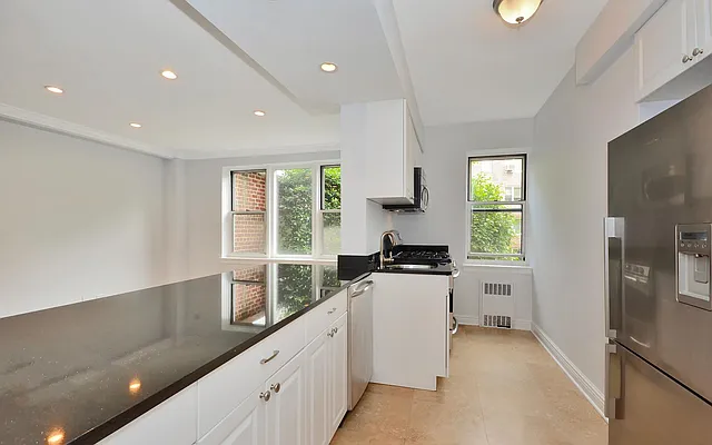 Sold by REMAX Distinguished Homes | media 16