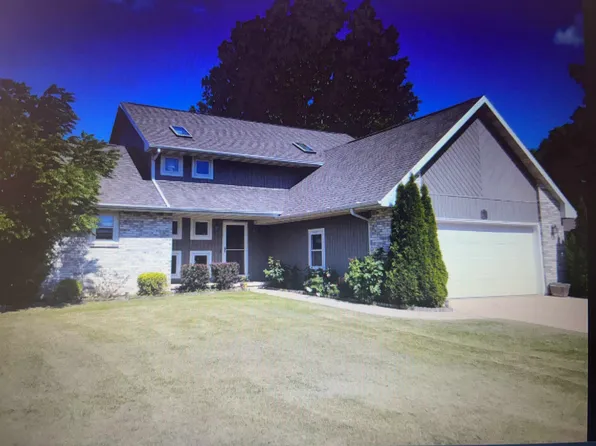 1080 Laager Ln, Oshkosh, WI 54902