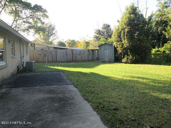 3rd image of 10741 Luana Dr N
