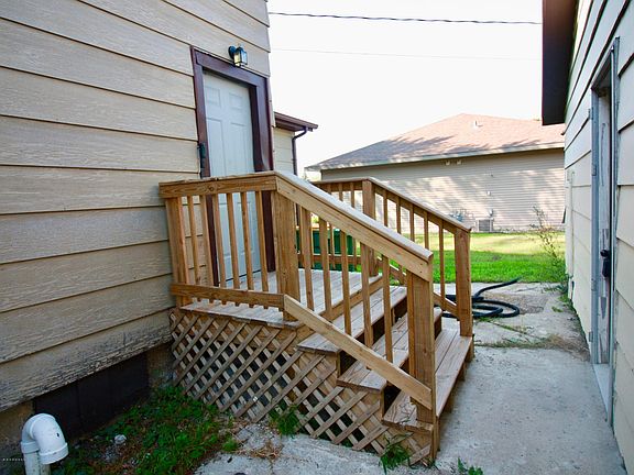 4th image of 1020 5th Ave N