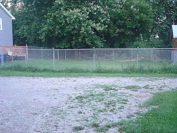4th image of 9546 Clayton Ave