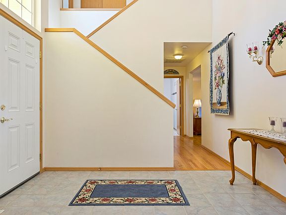 4th image of 8811 181st St E