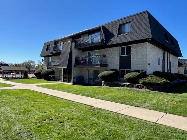 11103 S 84th Ave APT 3A, Palos Hills, IL 60465