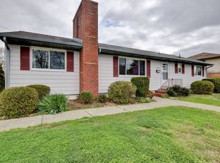 609 Birch Dr, Newport News, VA 23601