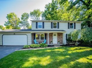7 Fallbrook Cir, Rochester, NY 14625
