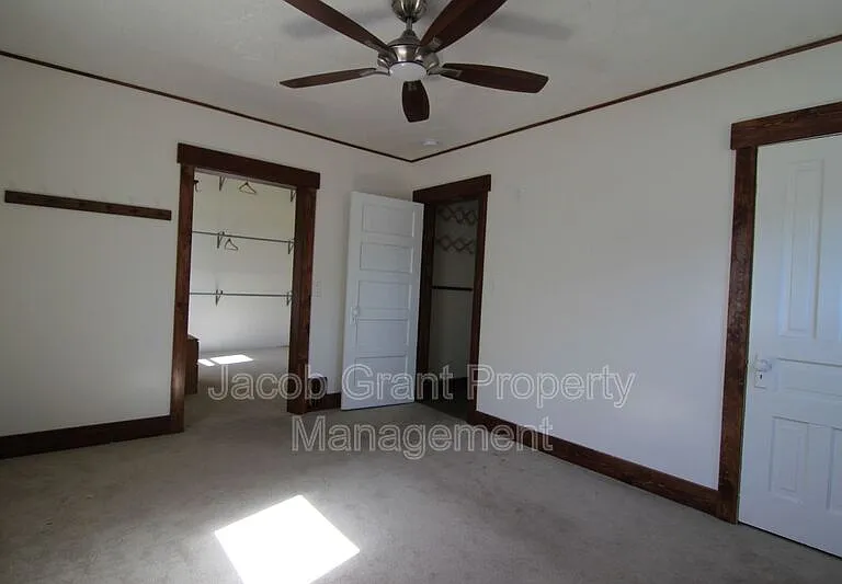 380 Hill St — Photo 6