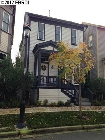 2078 Clark St photo 1