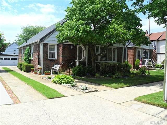 1st image of 8572 262nd St