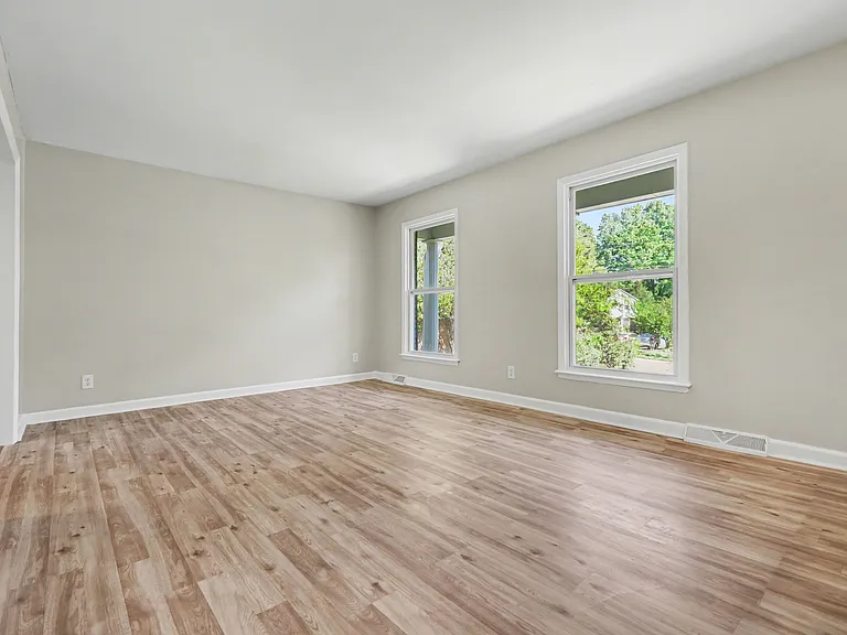 5439 Kerry Ln — Photo 5