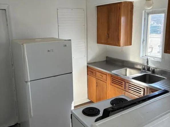 114 Singer Ave, Mc Kees Rocks, PA 15136