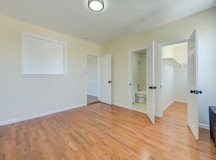 6727 75th St #2F, Middle Village, NY 11379