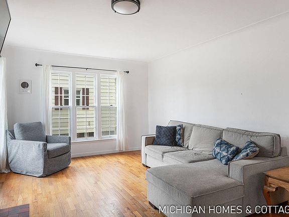 4th image of 142 W 22nd St