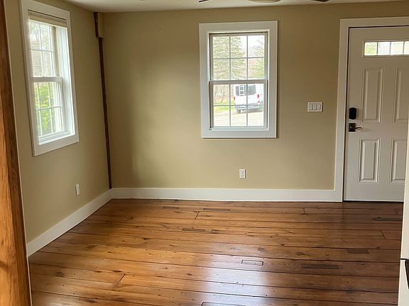 4th image of 33 Camps Rd