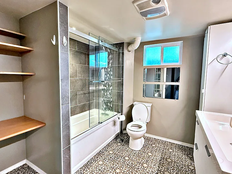 8048 SE Ellis St — Photo 43