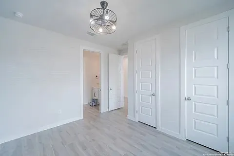 106 Valencia — Photo 21