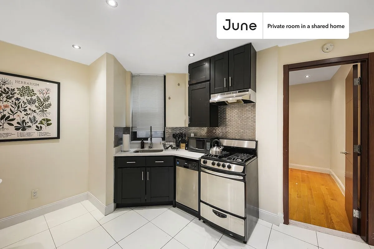 Full bedroom in 4 bed/1 bath home in Upper West Side #791 D — Photo 4