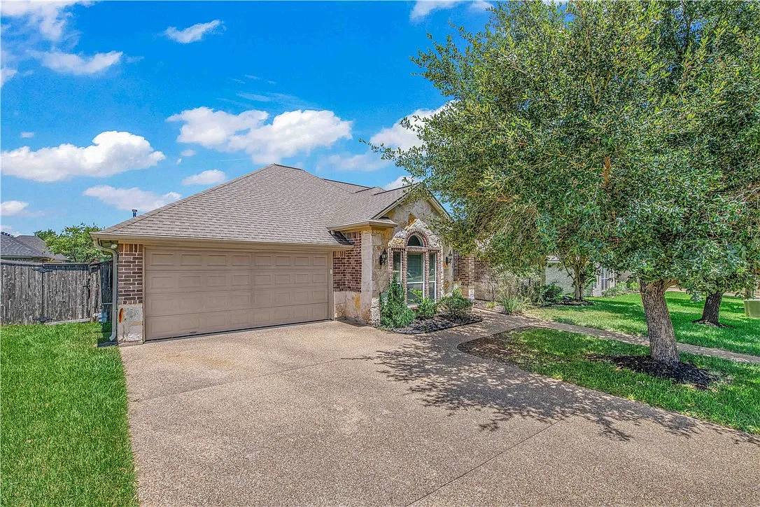 3 bed, 1868 sqft, $2,600 — Photo 3
