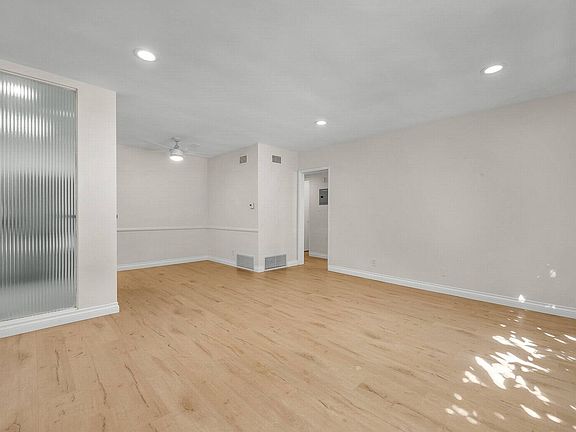 4th image of 1361 N Laurel Ave APT 10