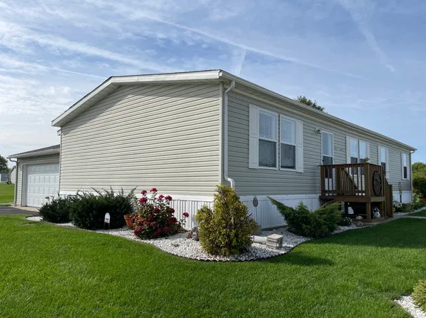 88 Saint Francis Dr, Bourbonnais, IL 60914