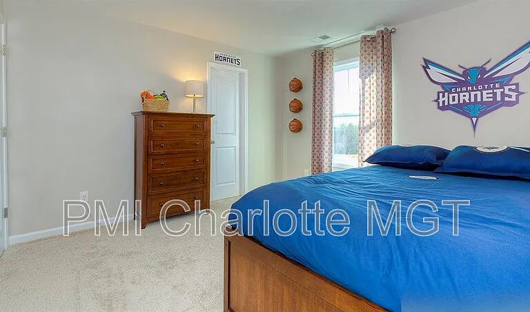 1120 Walbury Hl — Photo 31