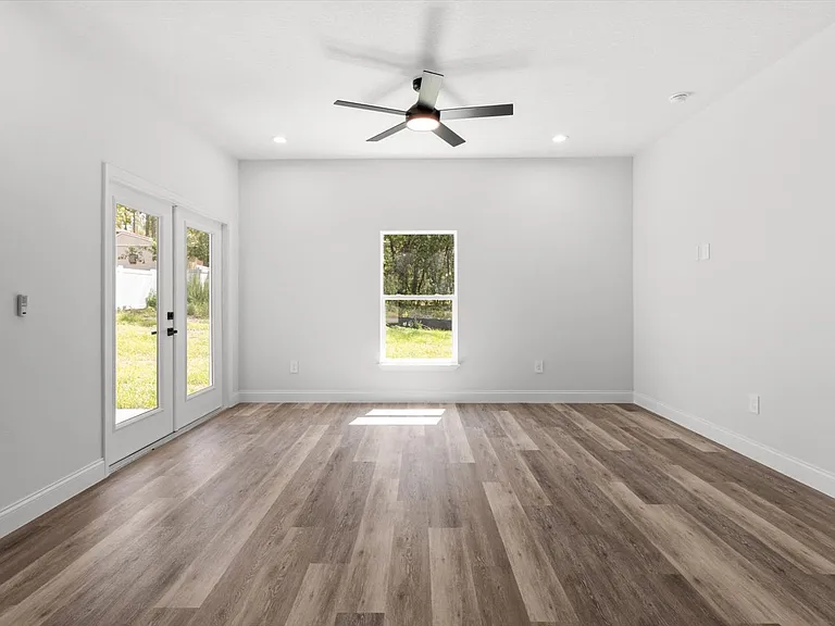 7289 N Fairlawn Ter — Photo 12