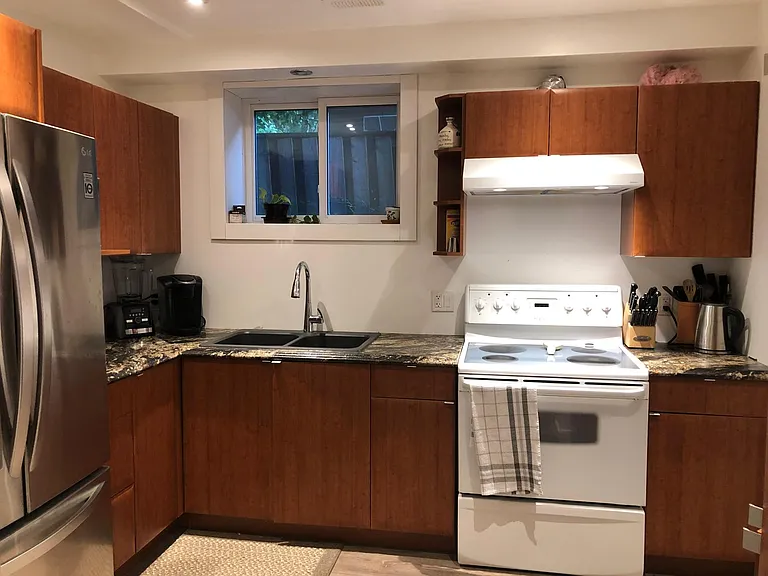 189 Grove St #0 — Photo 3