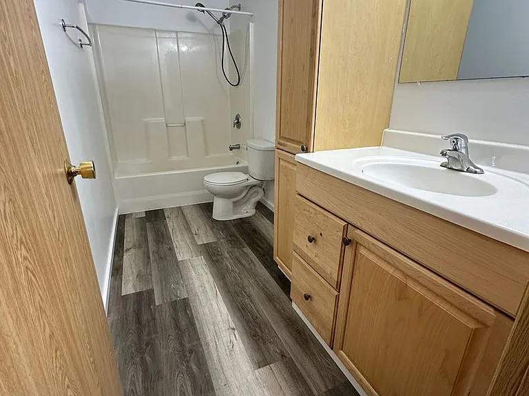 841 Shellinger St — Photo 8