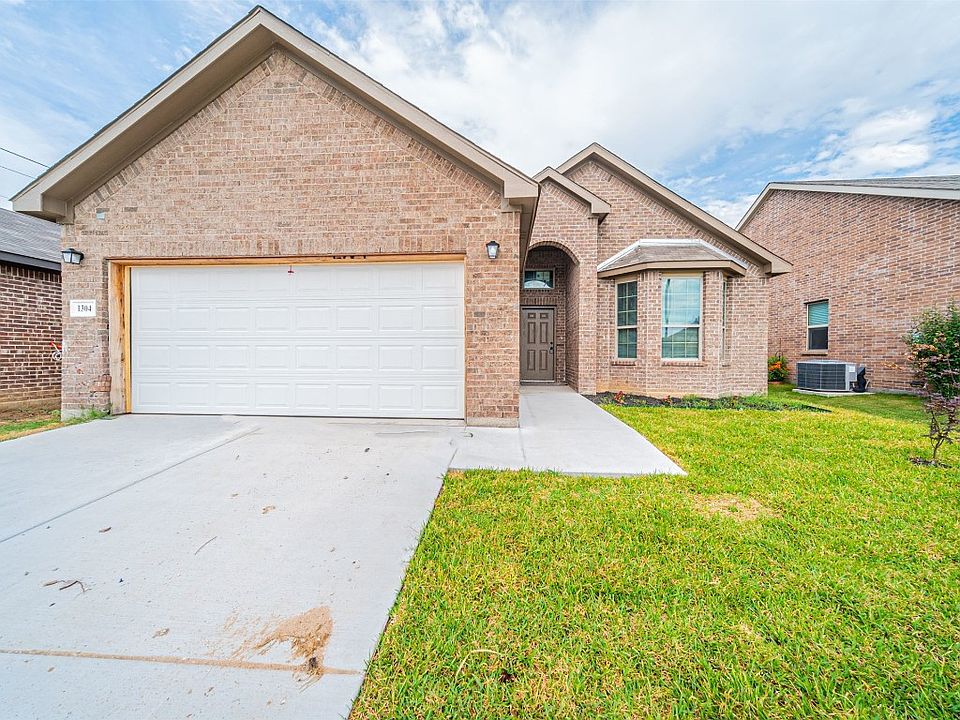 1304 Surfside Dr, Azle, TX 76020 Zillow