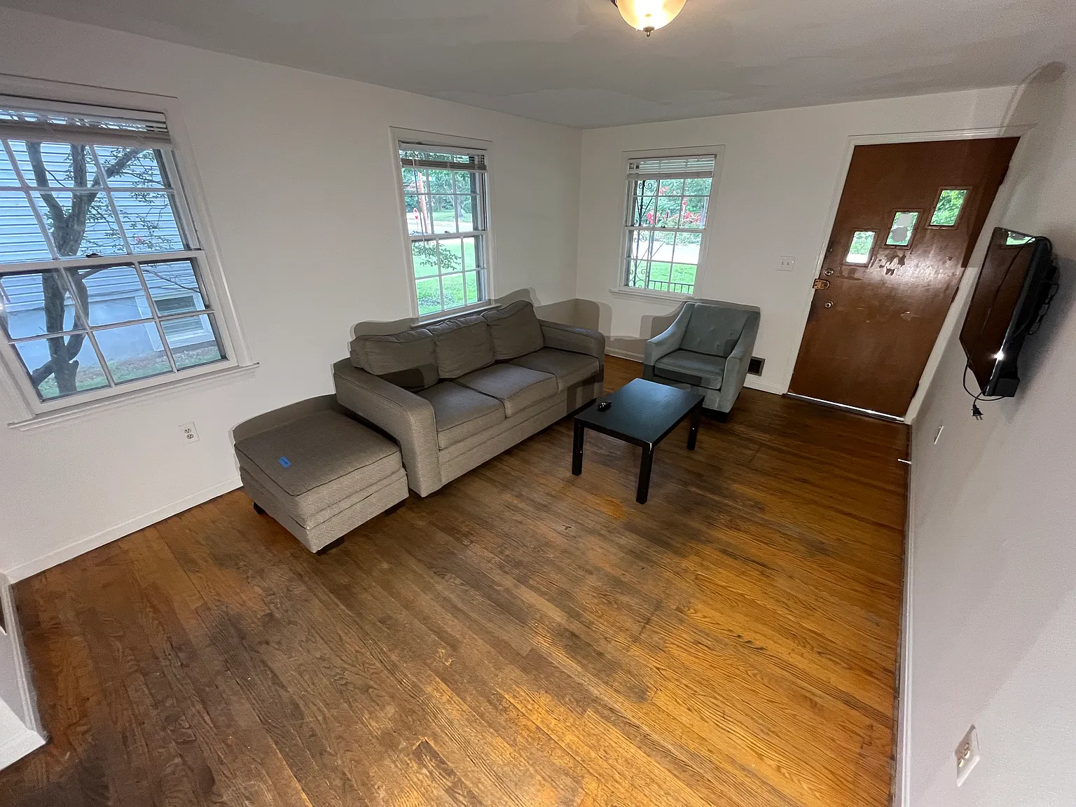 5 bed, 980 sqft, $5,800 — Photo 3