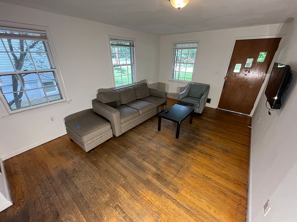Living room (no furniture included)