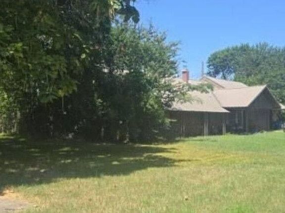 3rd image of 2201 N 4th St