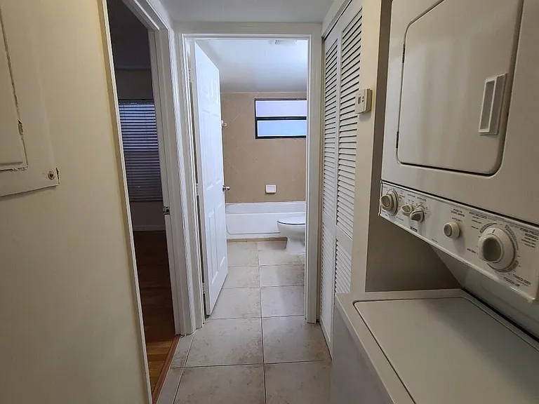 1547 Lake Crystal Dr #A — Photo 6