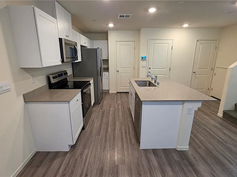 3721 Celesta Vista Ave — Photo 6