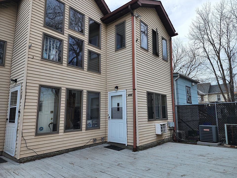 1st image of 495 Jewett Ave Floor 1
