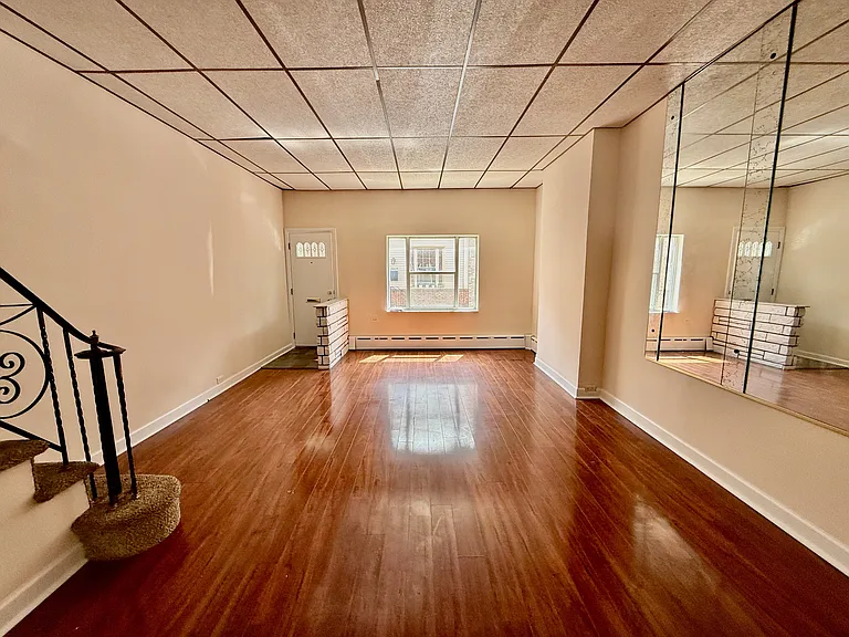 2416 S Juniper St — Photo 6