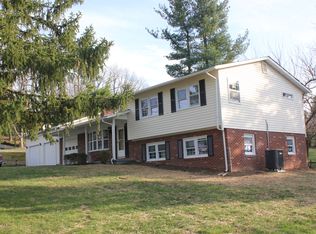 10203 Allview Dr, Frederick, MD 21701