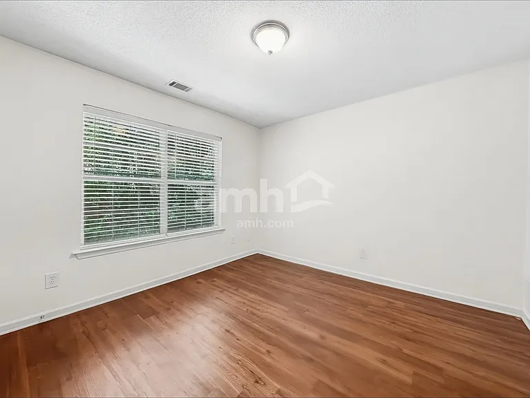 62 Golden Gate Dr — Photo 15