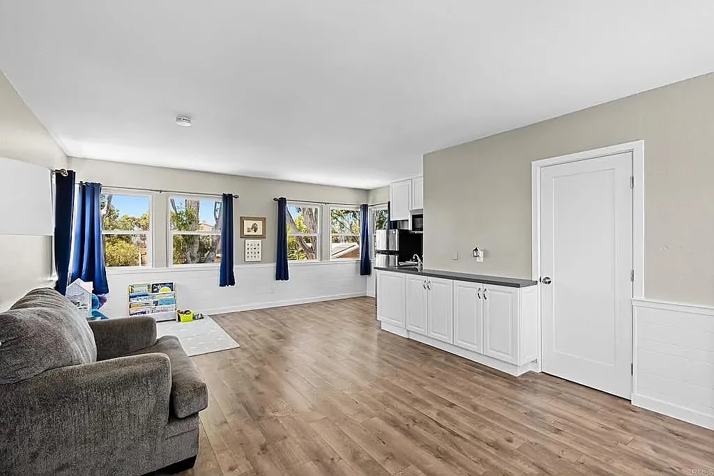 Studio, 500 sqft, $2,000 — Photo 4